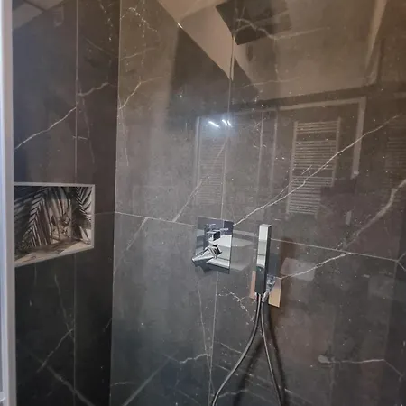 Apartment Spacious In *